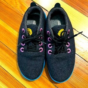 Excellent used condition Youth Allbirds Woolrunners